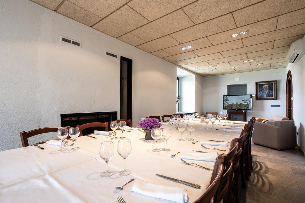 מלון מאדרמאניה Hostatgeria Restaurant Els Angels מראה חיצוני תמונה